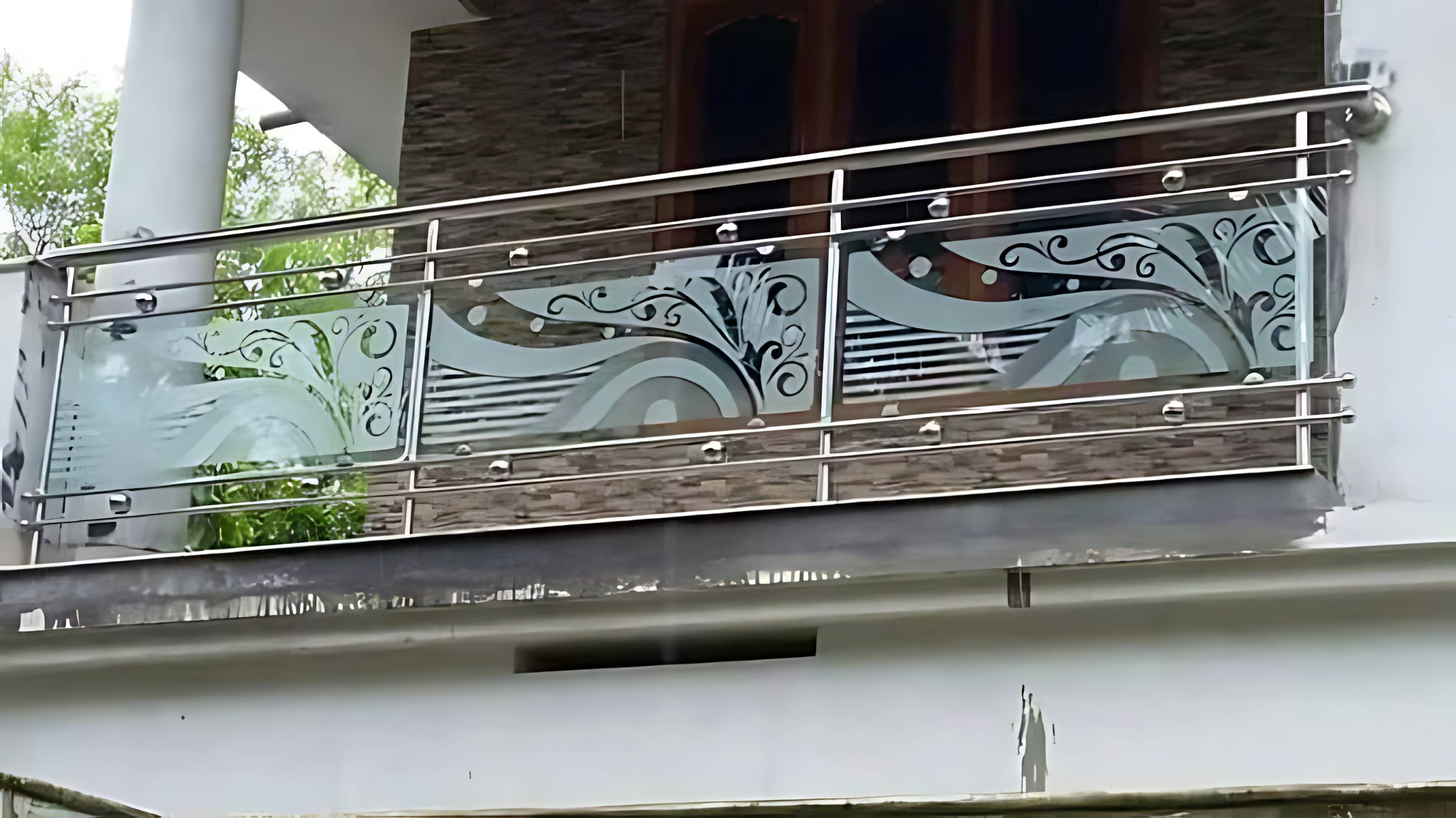 Modern Balcony Glass Railing With Special Design